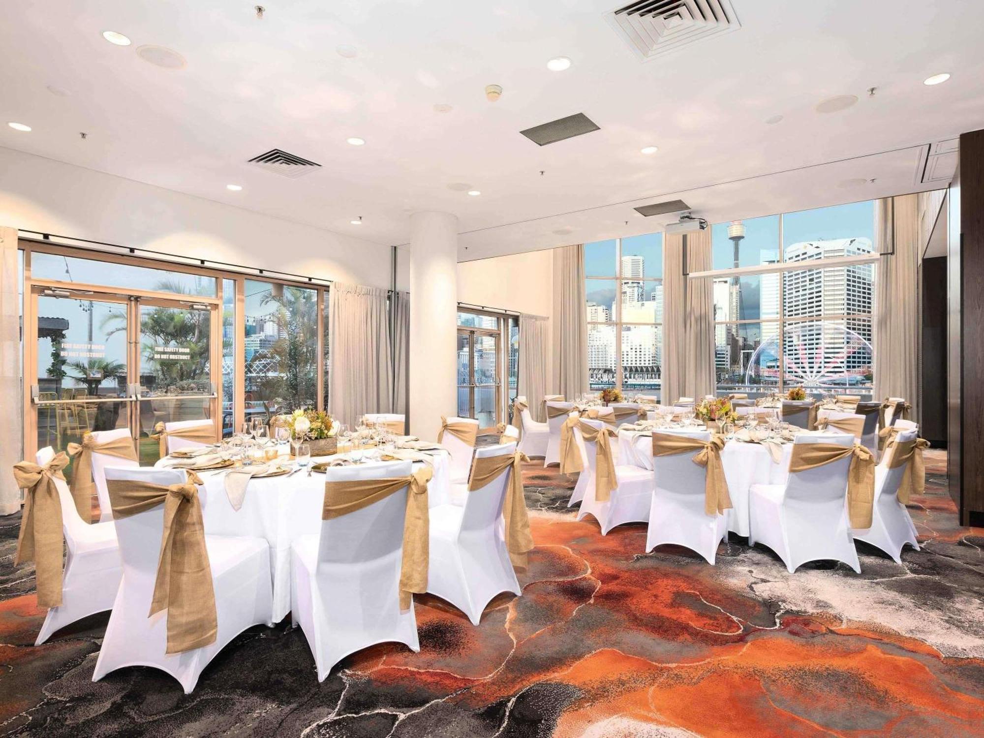 Novotel Darling Harbour Hotel 4*
